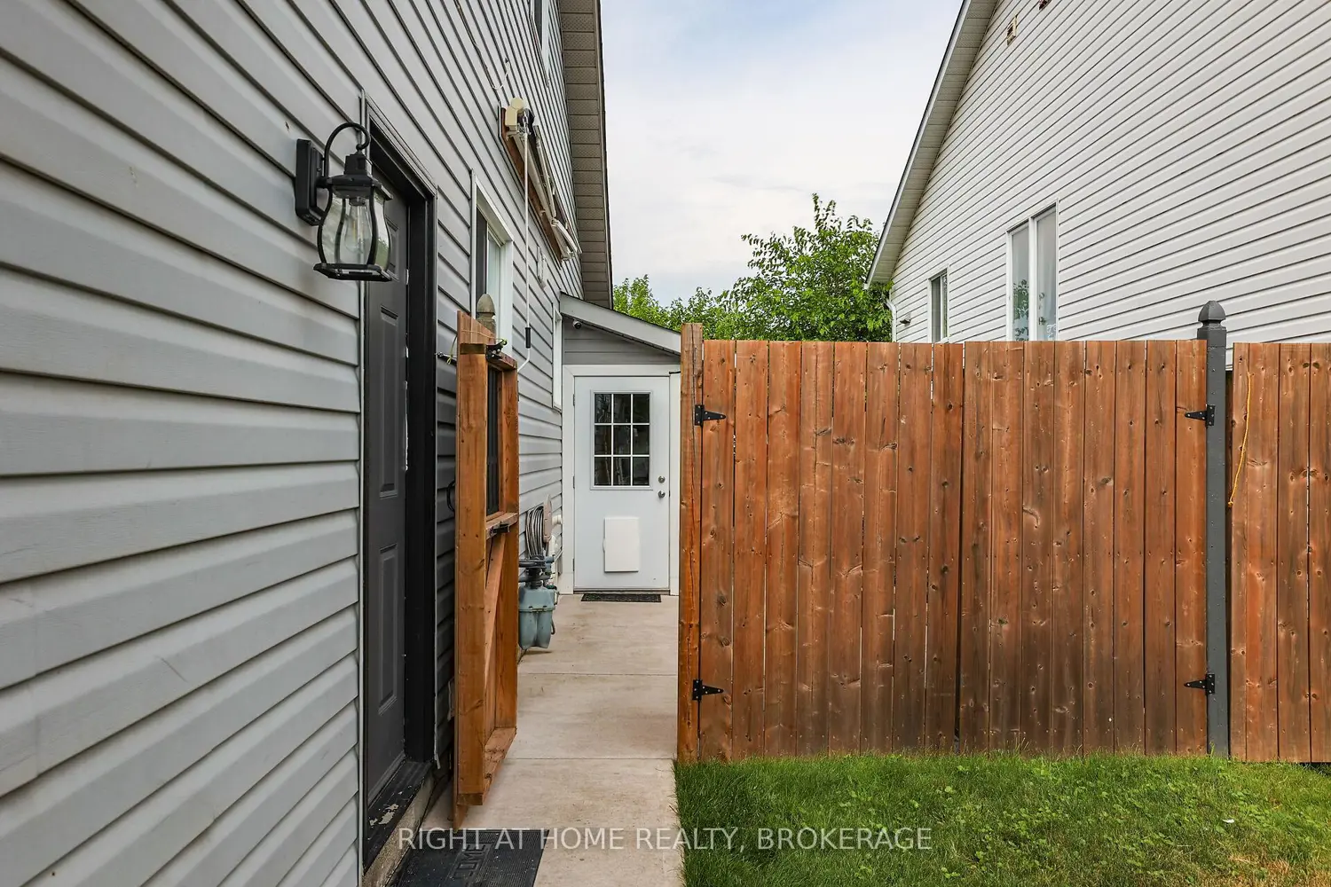 Additional image 8 of 4423 Dennis Avenue