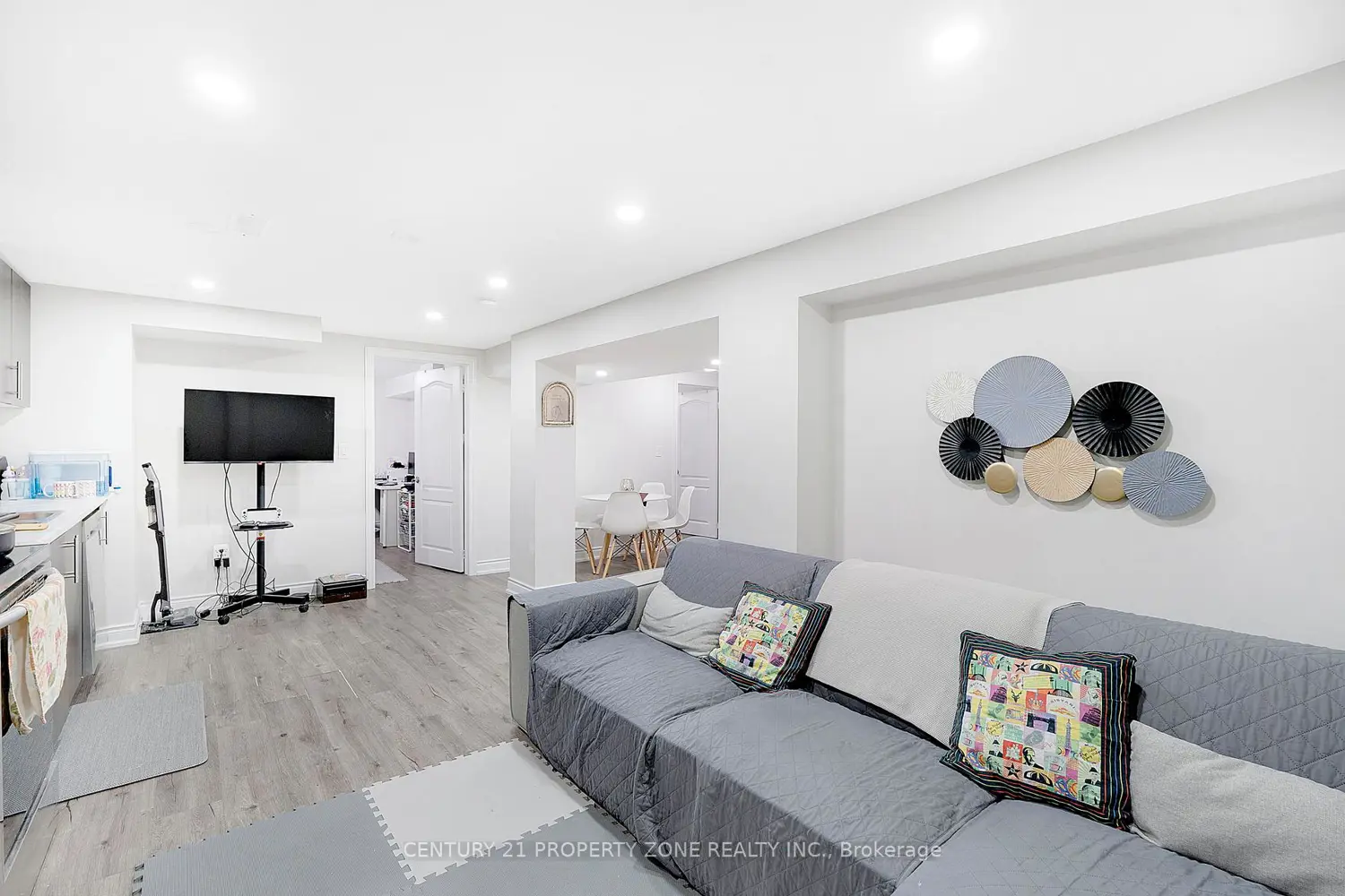 Additional image 14 of 64 Florence Drive