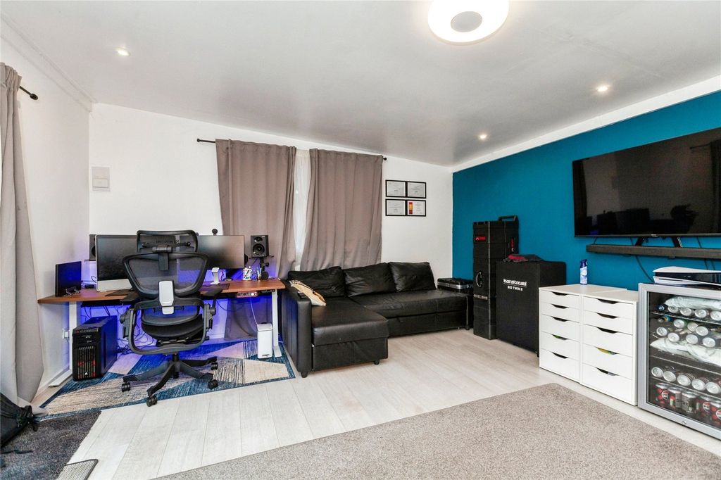 Additional image 14 of 4 bed semi-detached house for saleCox Green Lane, Maidenhead, Berkshire SL6