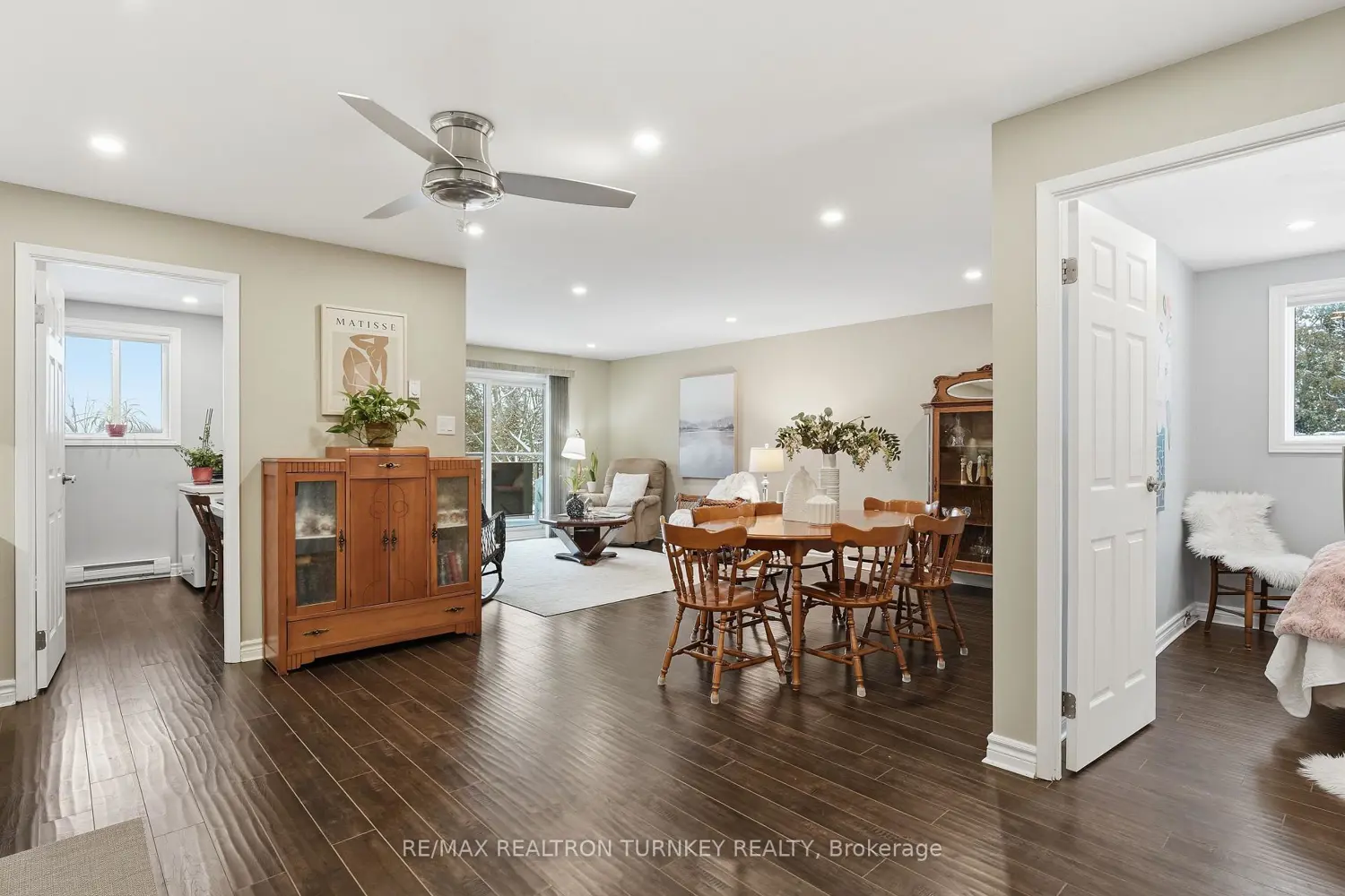 Additional image 2 of 74 The Queensway 202