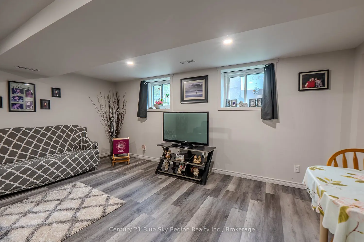 Additional image 2 of 242 Princess Street