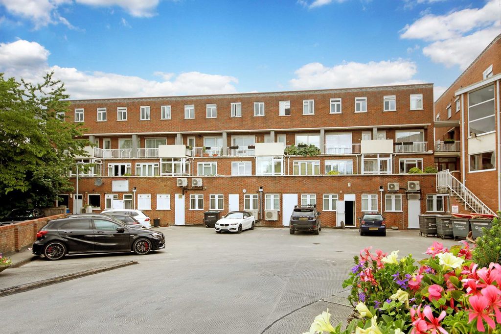 Additional image 11 of 3 bed flat for saleBurkes Road, Beaconsfield, Buckinghamshire HP9