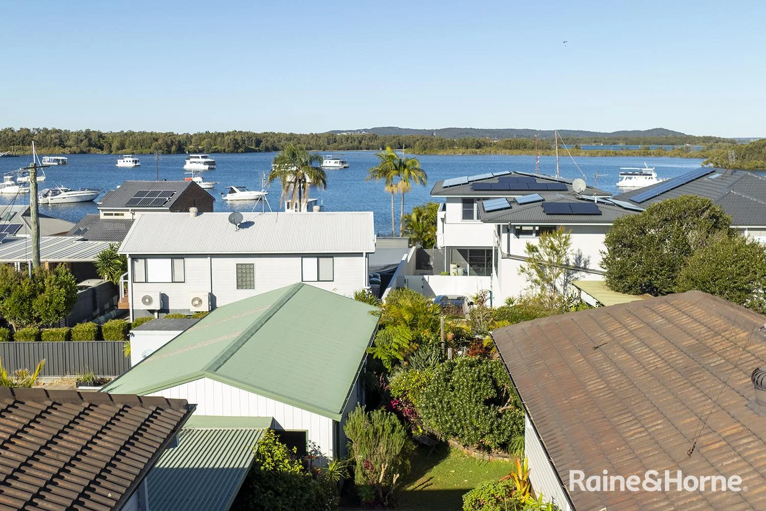 124 Marks Point Road, Marks Point NSW 2280