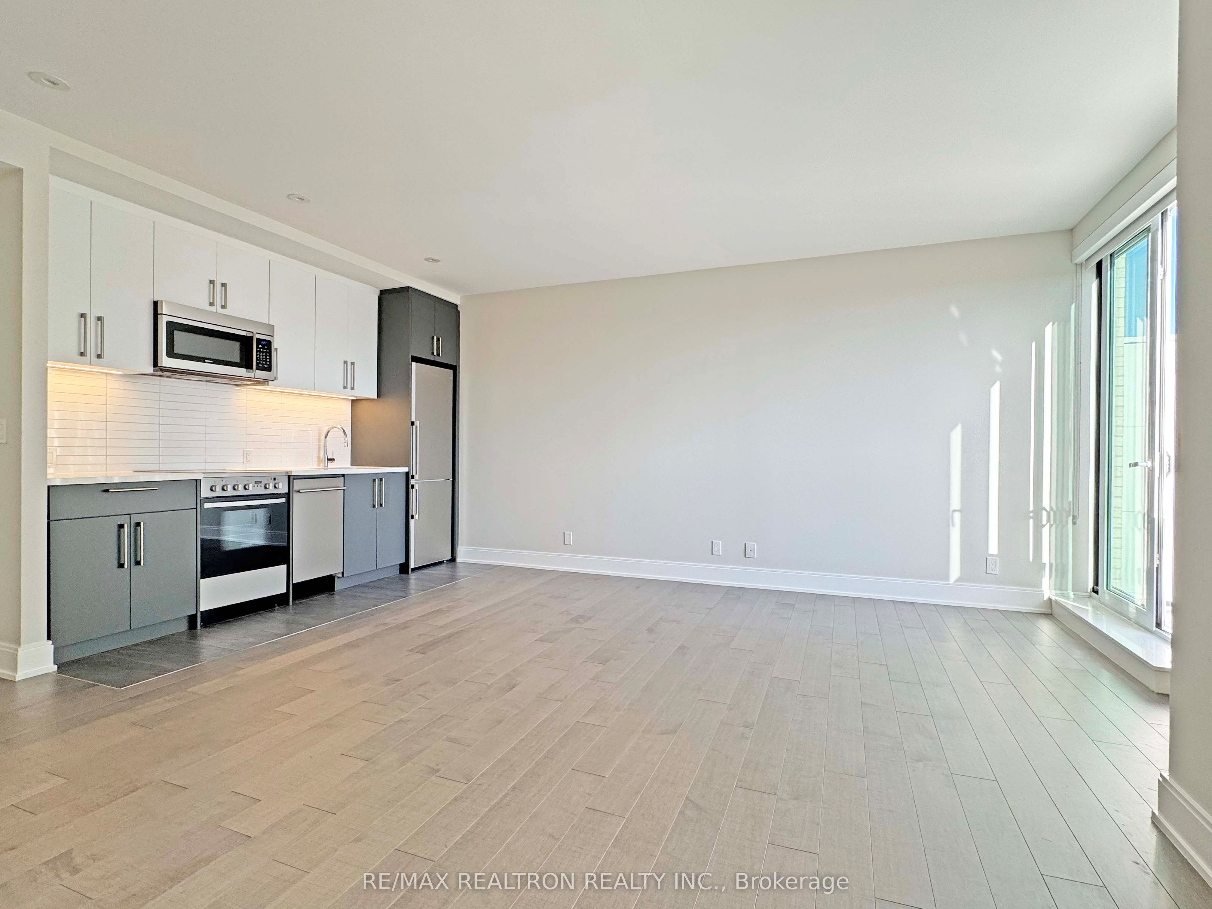 Additional image 3 of 602-11 Walmer Road, Toronto, ON, M5R 2W9