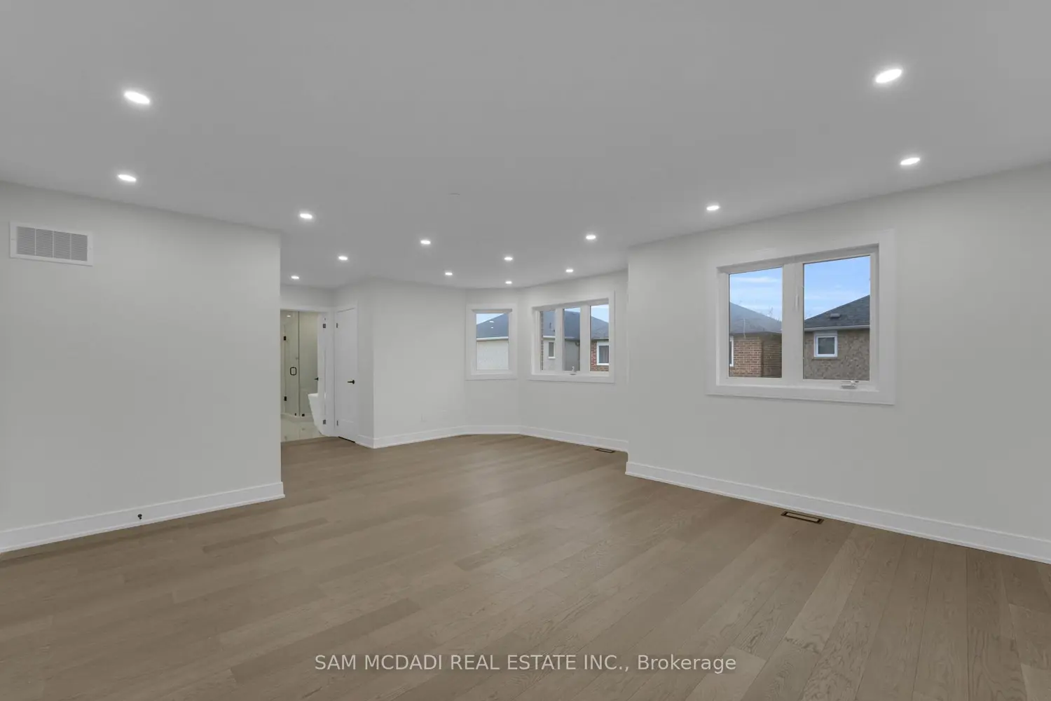 Additional image 12 of 17 Ferncastle Crescent