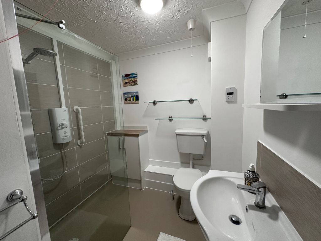Additional image 5 of 2 bed flat for saleSt. Christophers Gardens, Ascot SL5