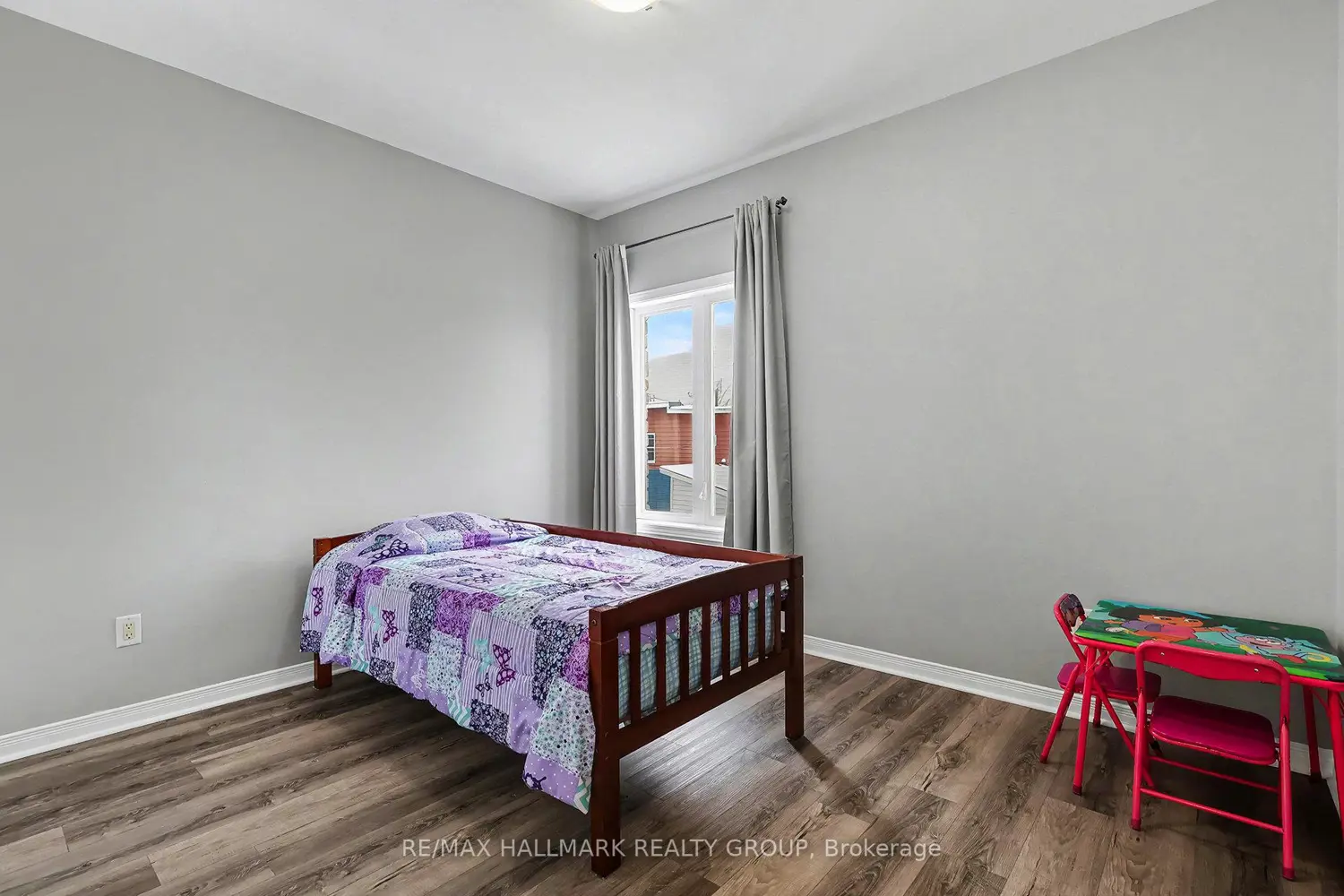 Additional image 12 of 1026 Laurier Street 208