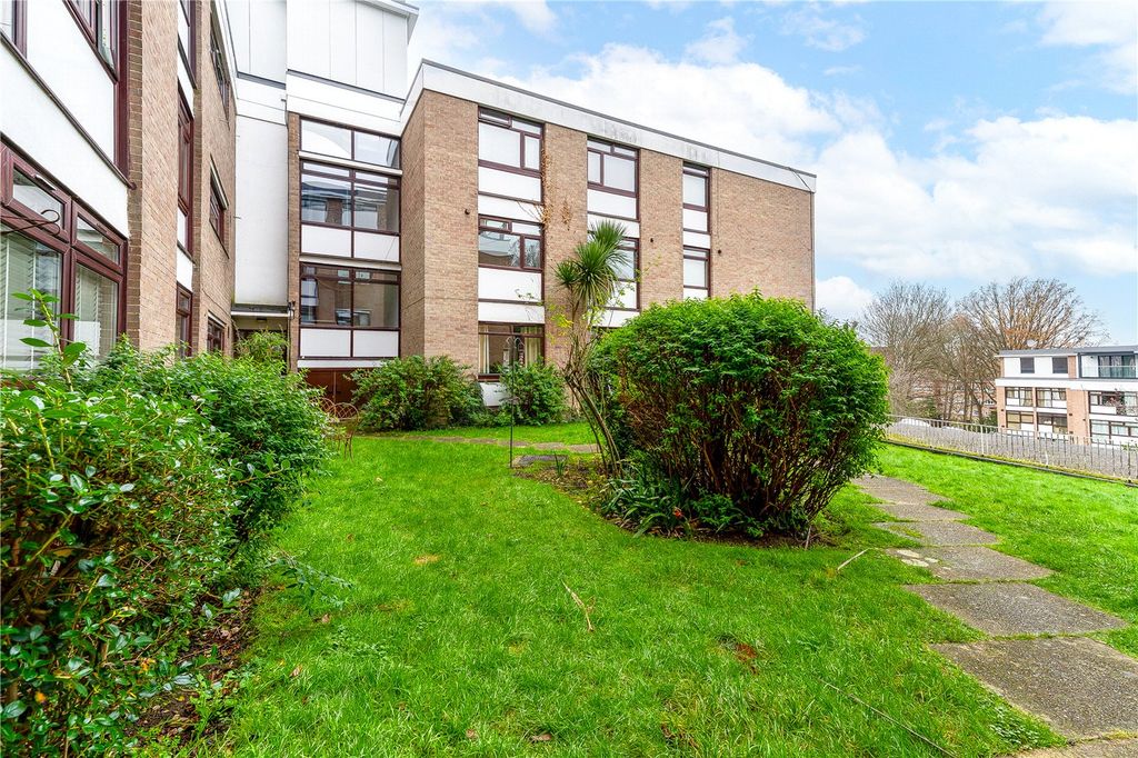 Additional image 23 of 2 bed flat for saleBeechcroft Manor, Weybridge, Surrey KT13