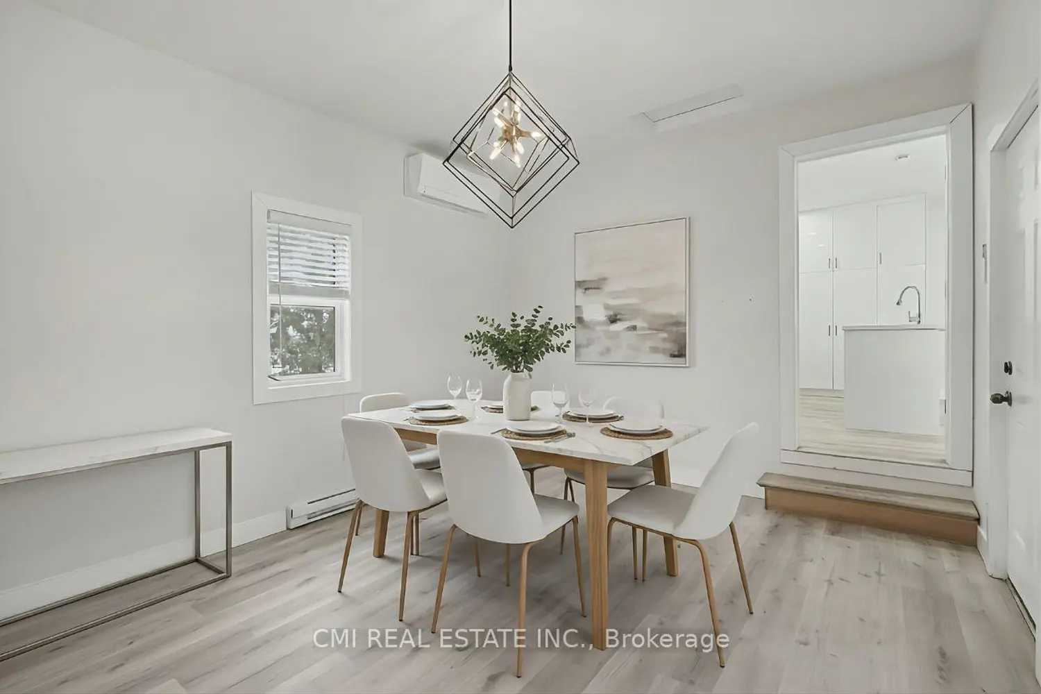 Additional image 20 of 2546 Wilson Street