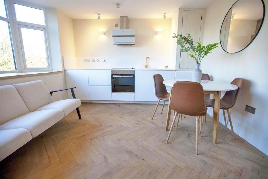 Additional image 2 of 1 Bed Flat, Wilbraham Road, M16, N1 7GU