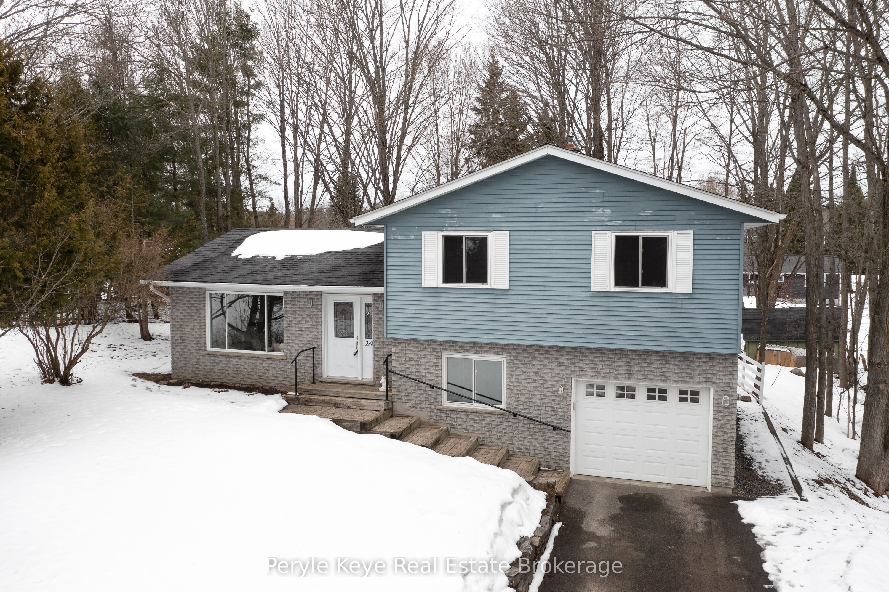 26 Westvale Drive, Bracebridge, ON, P1L 1B5