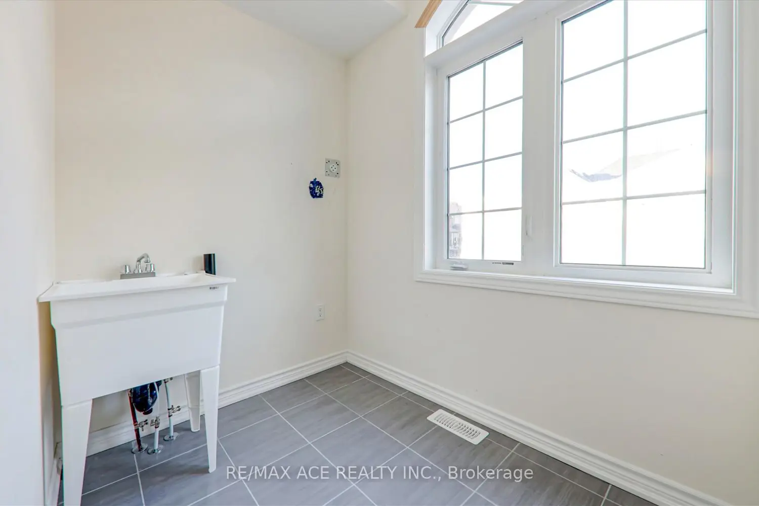 Additional image 19 of 1153 Azalea Avenue