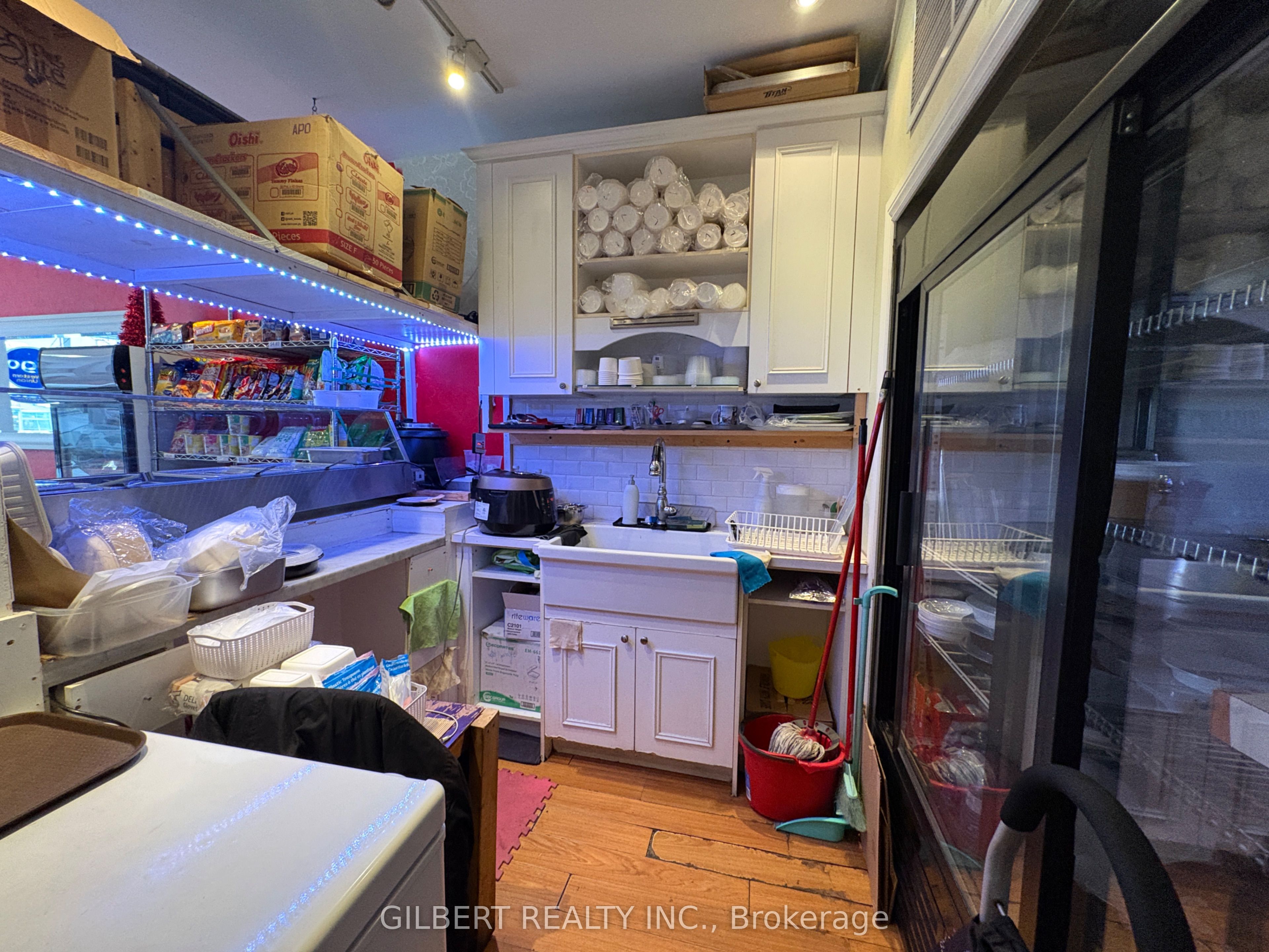 Additional image 5 of 883 Eglinton Avenue W, Toronto, ON, M6C 2C1