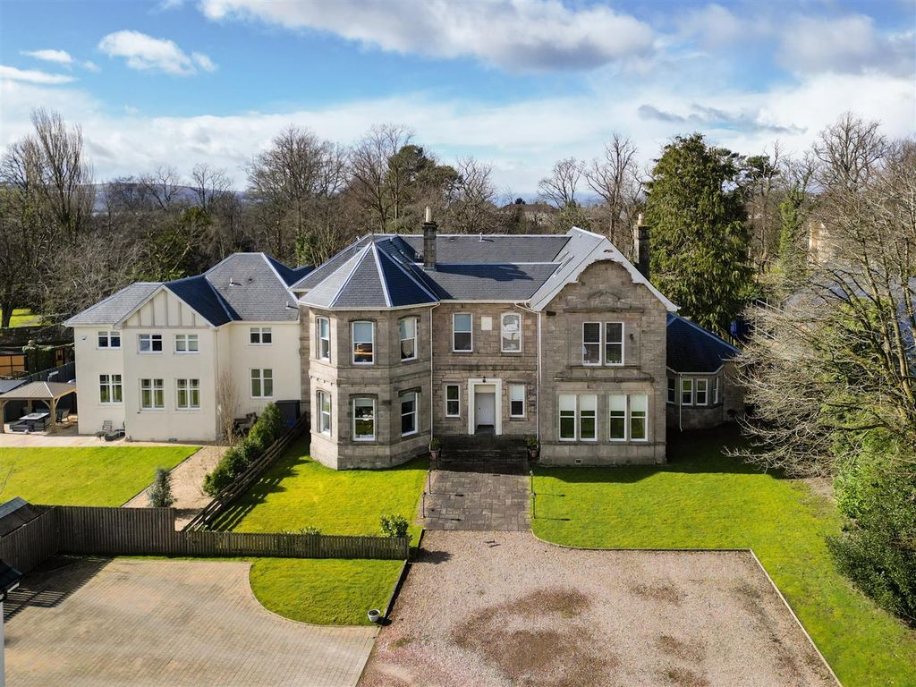 Additional image 2 of 3 bed flat for saleHelenslee Road, Dumbarton G82