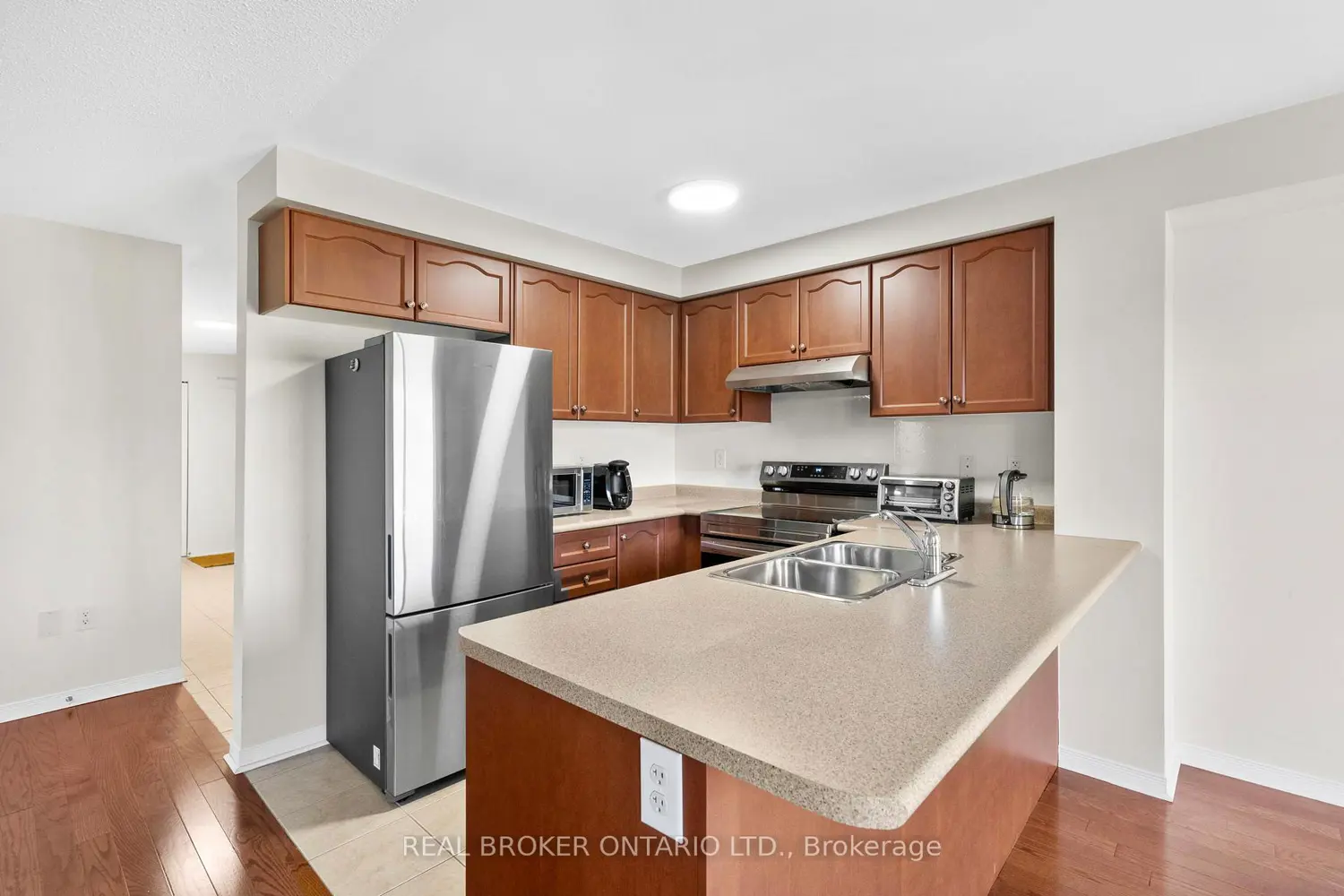 Additional image 5 of 649E Warden Avenue 27