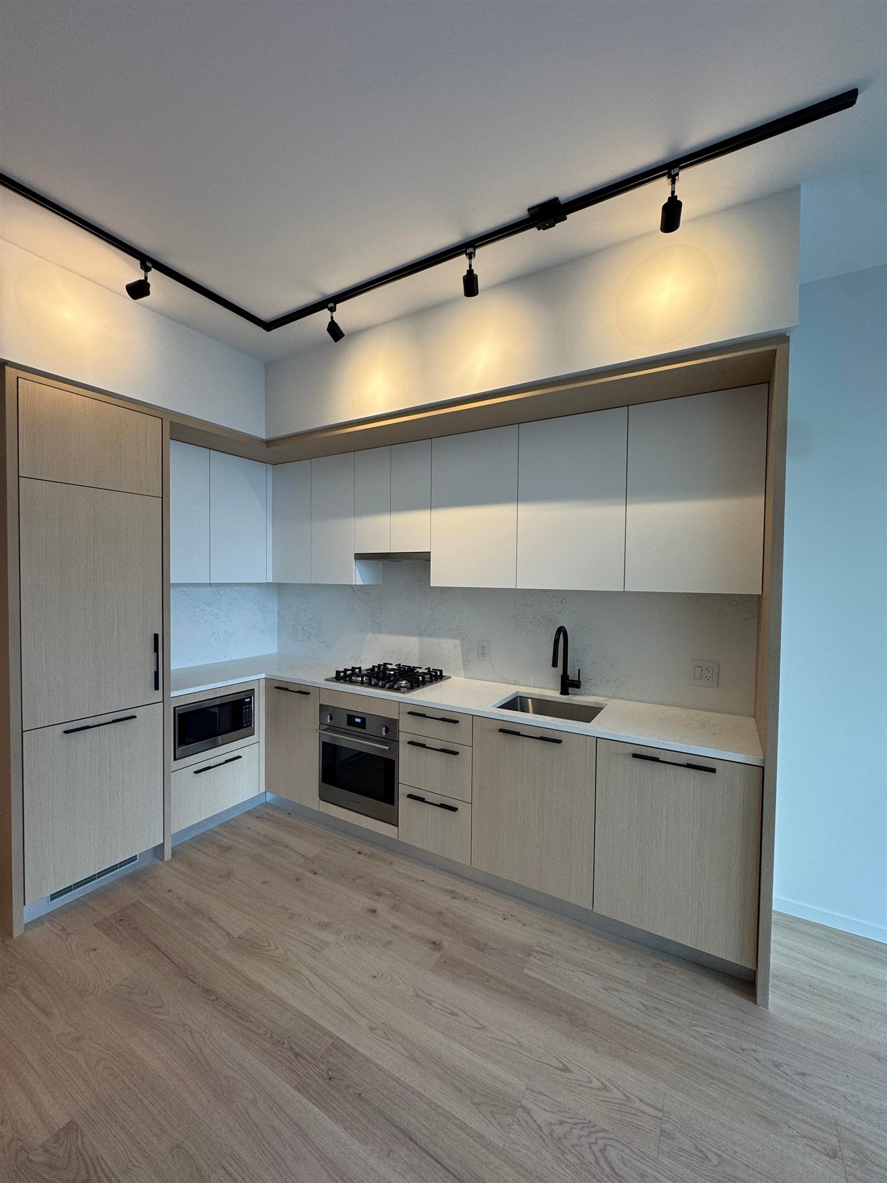 55X-5189 Earles Street, Vancouver, BC, V5R 5H4