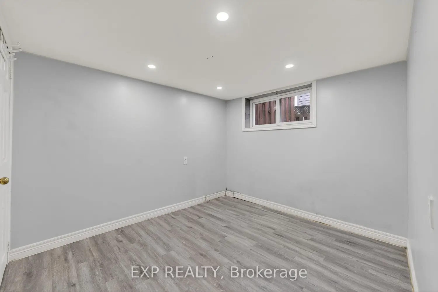 Additional image 14 of 4576 Fourth Avenue