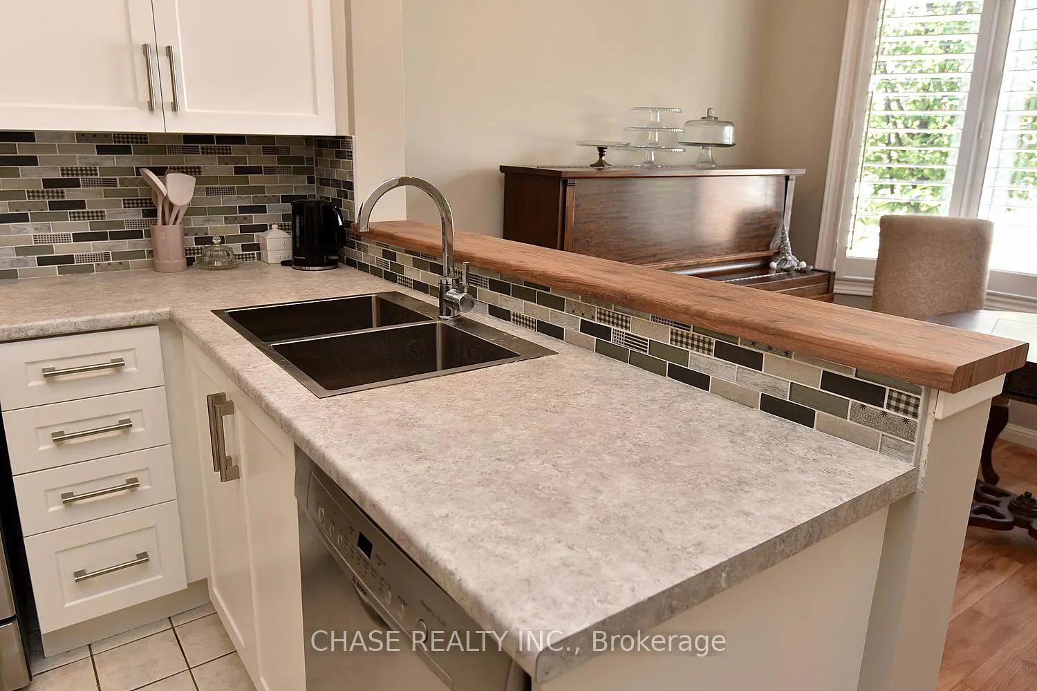 Additional image 7 of 157 Silverbirch Boulevard