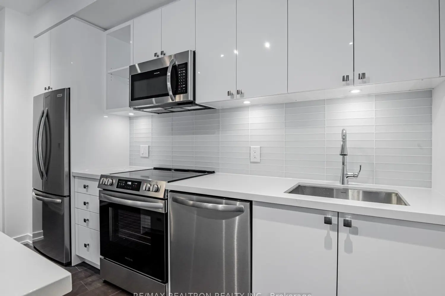 Additional image 2 of 333 Sunseeker Avenue 101