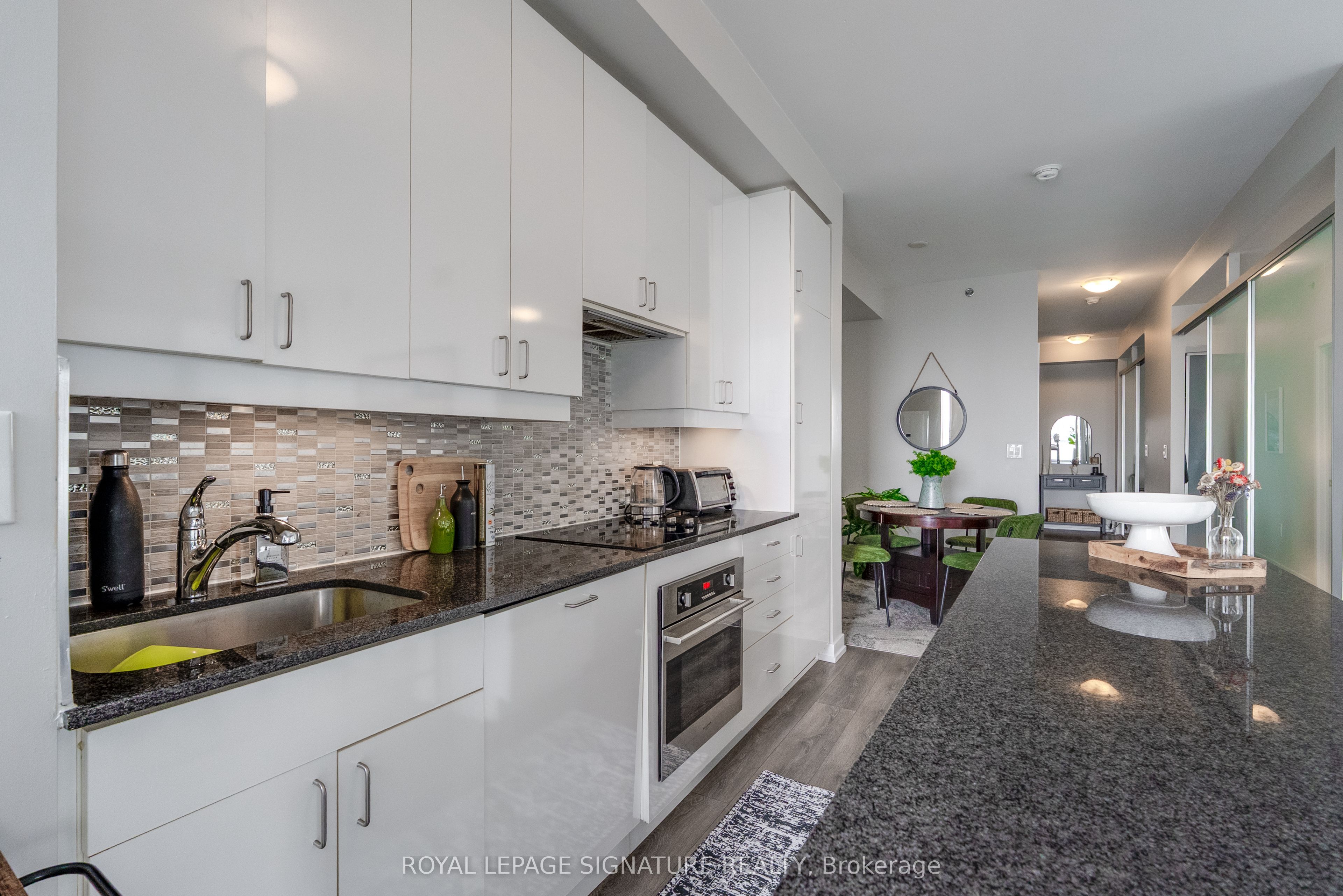 Additional image 6 of 2503-426 University Avenue, Toronto, ON, M5G 1S9