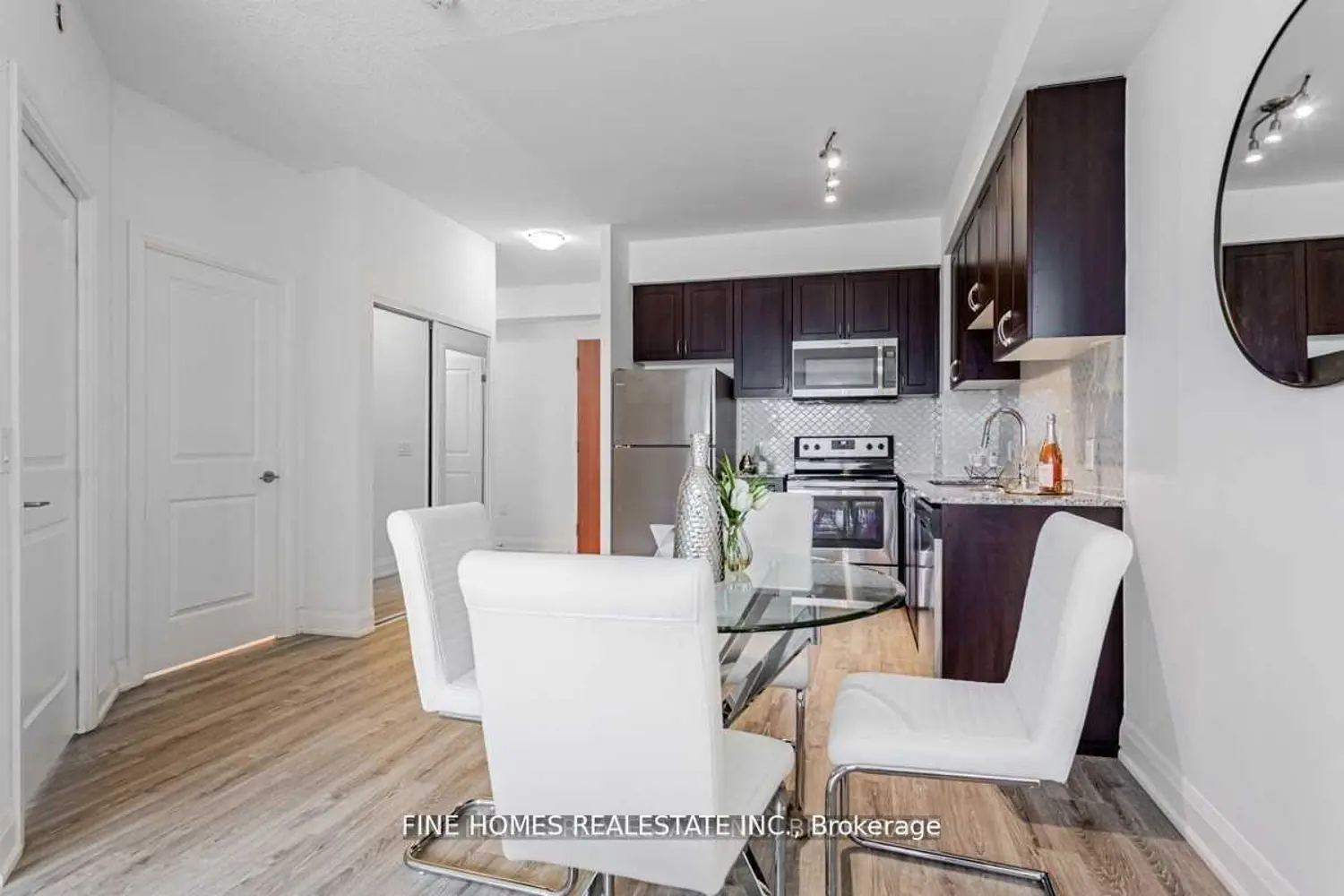 Additional image 10 of 2800 Keele Street 514