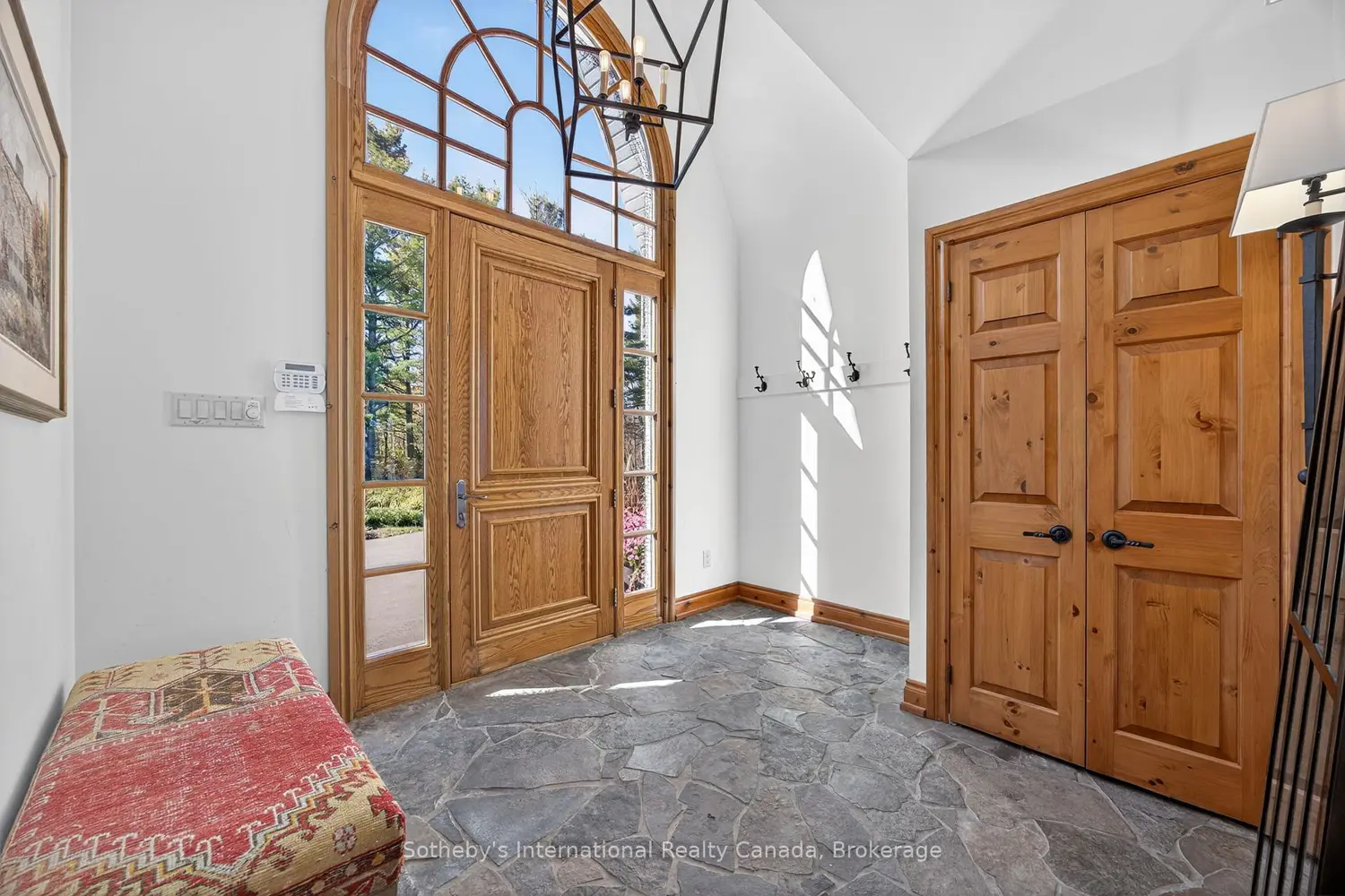 Additional image 2 of 589374 19 Grey Road