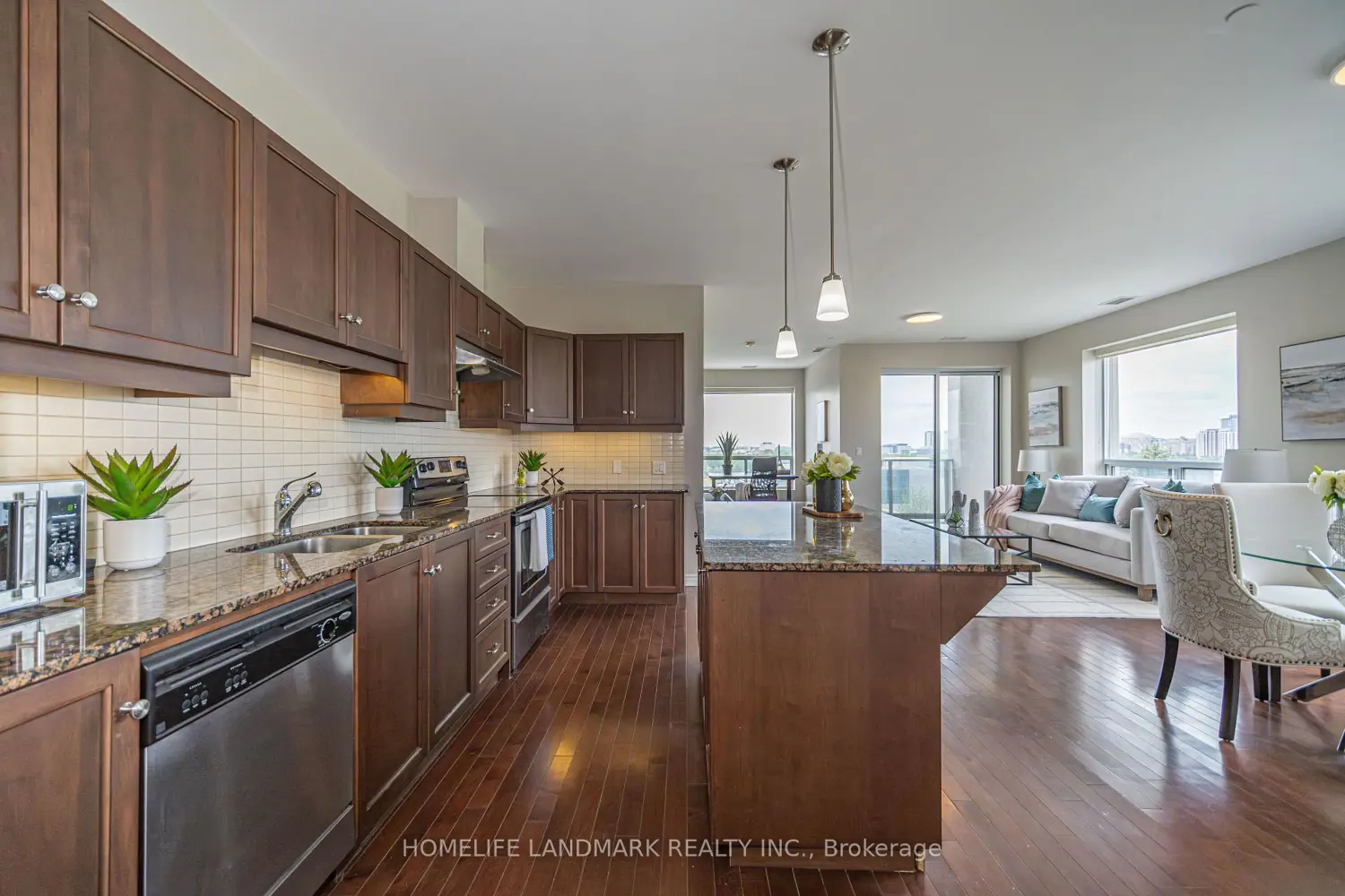 Additional image 4 of 223 Erb Street 501