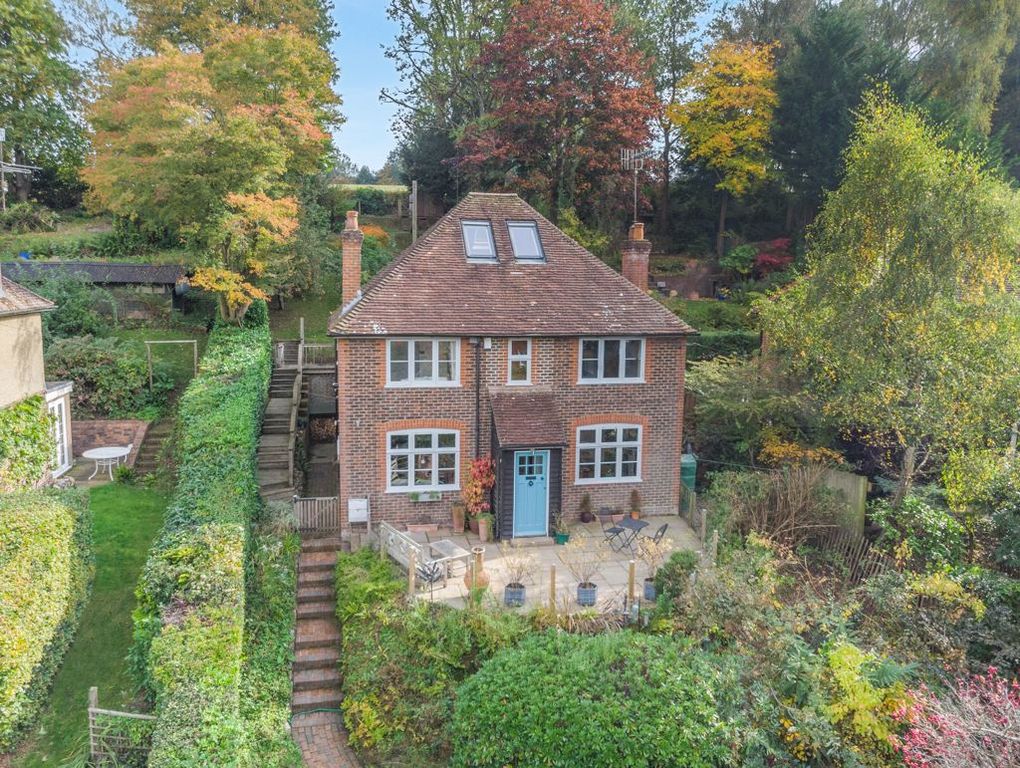 5 bed detached house for salePeaslake Lane, Peaslake GU5
