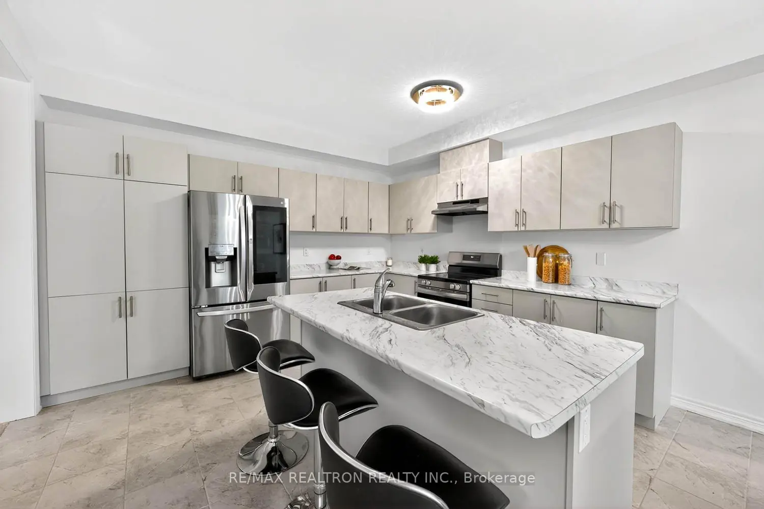 Additional image 11 of 40 Wakefield Boulevard