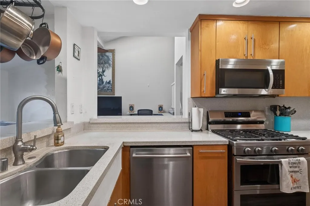 Additional image 63 of 722 W 223rd St Unit 2, Torrance, CA 90502