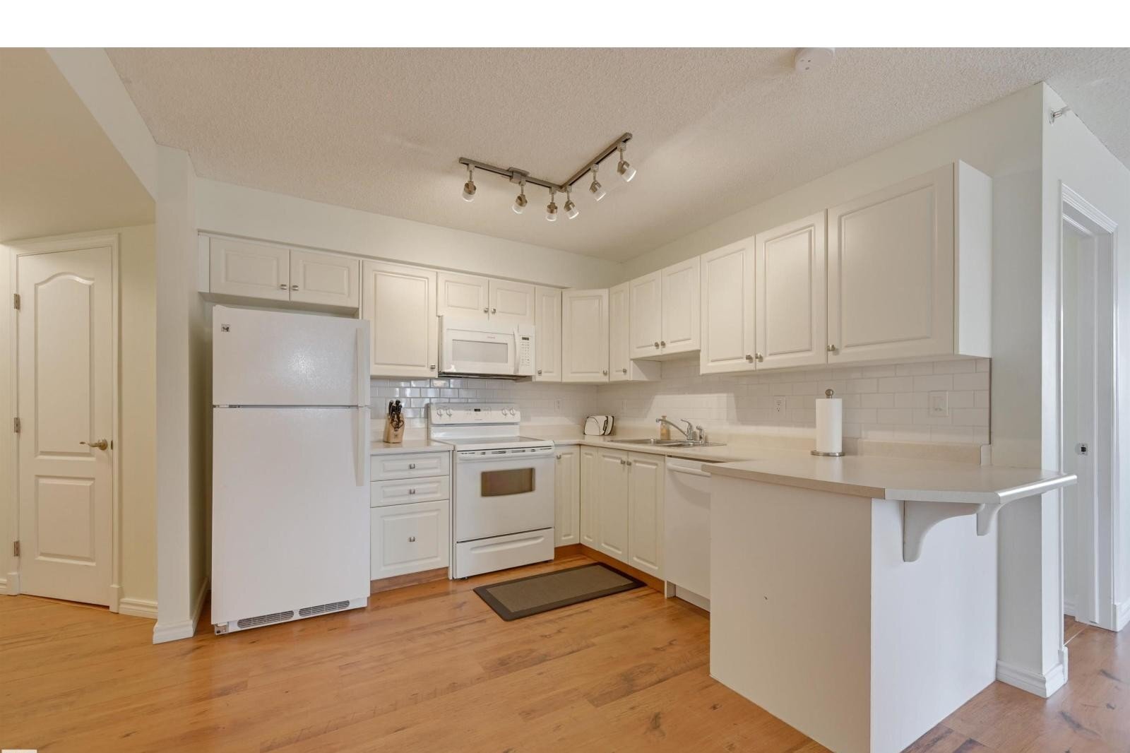 Additional image 8 of 501-10649 Saskatchewan Drive NW, Edmonton, AB, T6E6S8