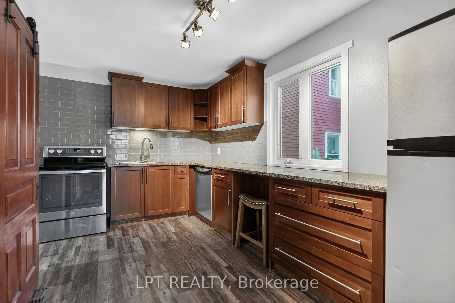99 Inkerman Street photo 4