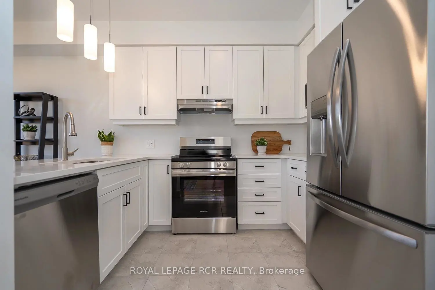 Additional image 9 of 690 Broadway Avenue 8