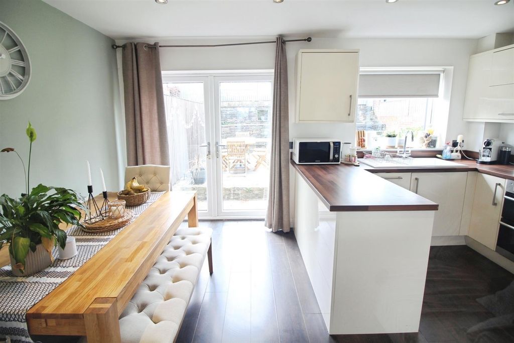 Additional image 6 of 3 bed semi-detached house for saleThe Oval, Rothwell, Leeds LS26