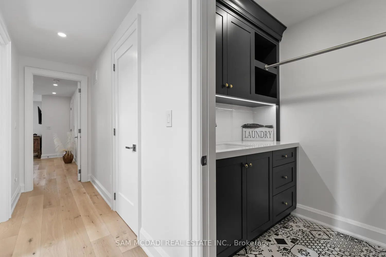 Additional image 11 of 4 Iroquois Avenue