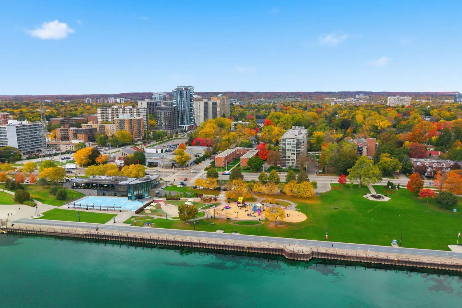 1351 Lakeshore Road 15