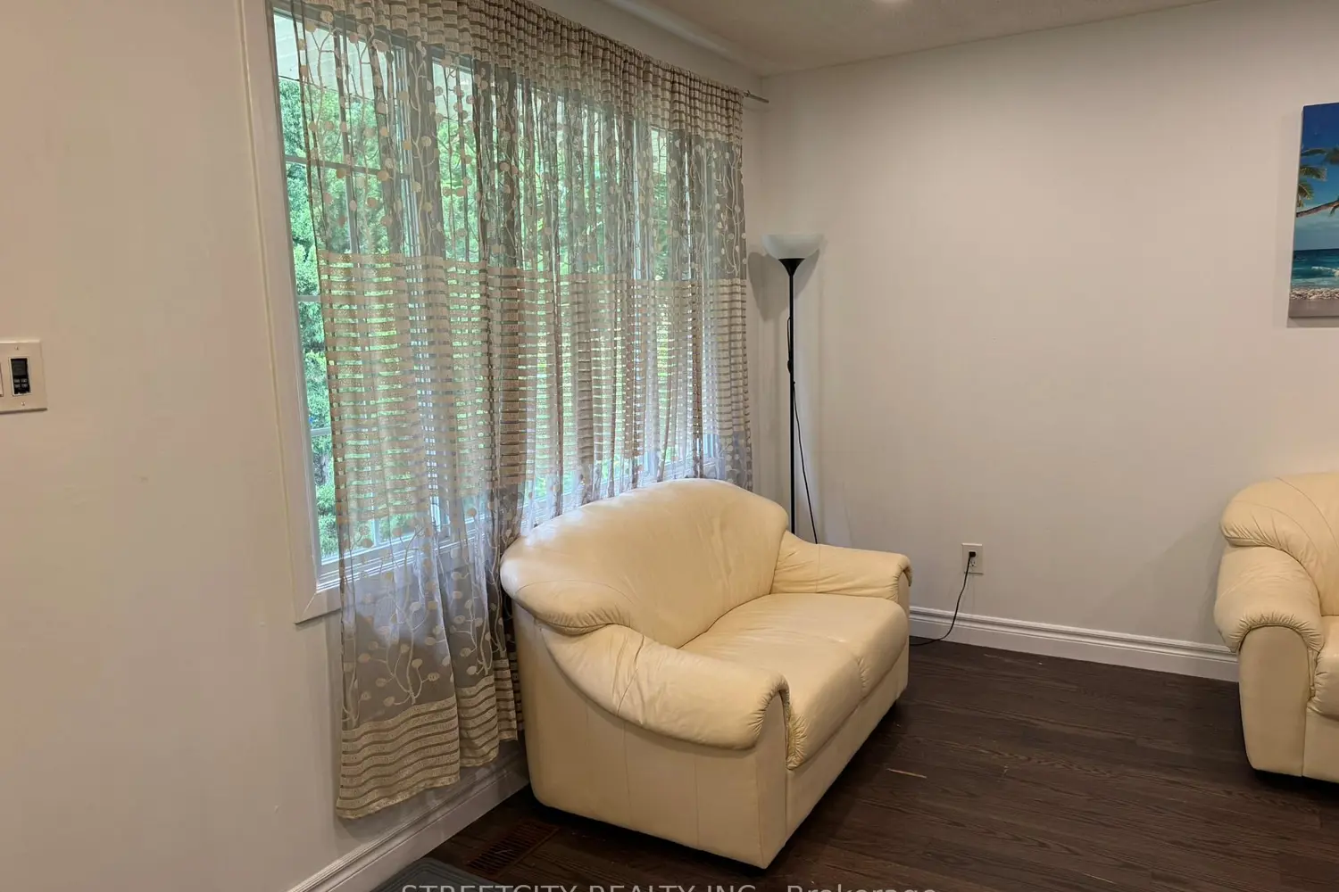 102 Paperbirch Crescent photo 3
