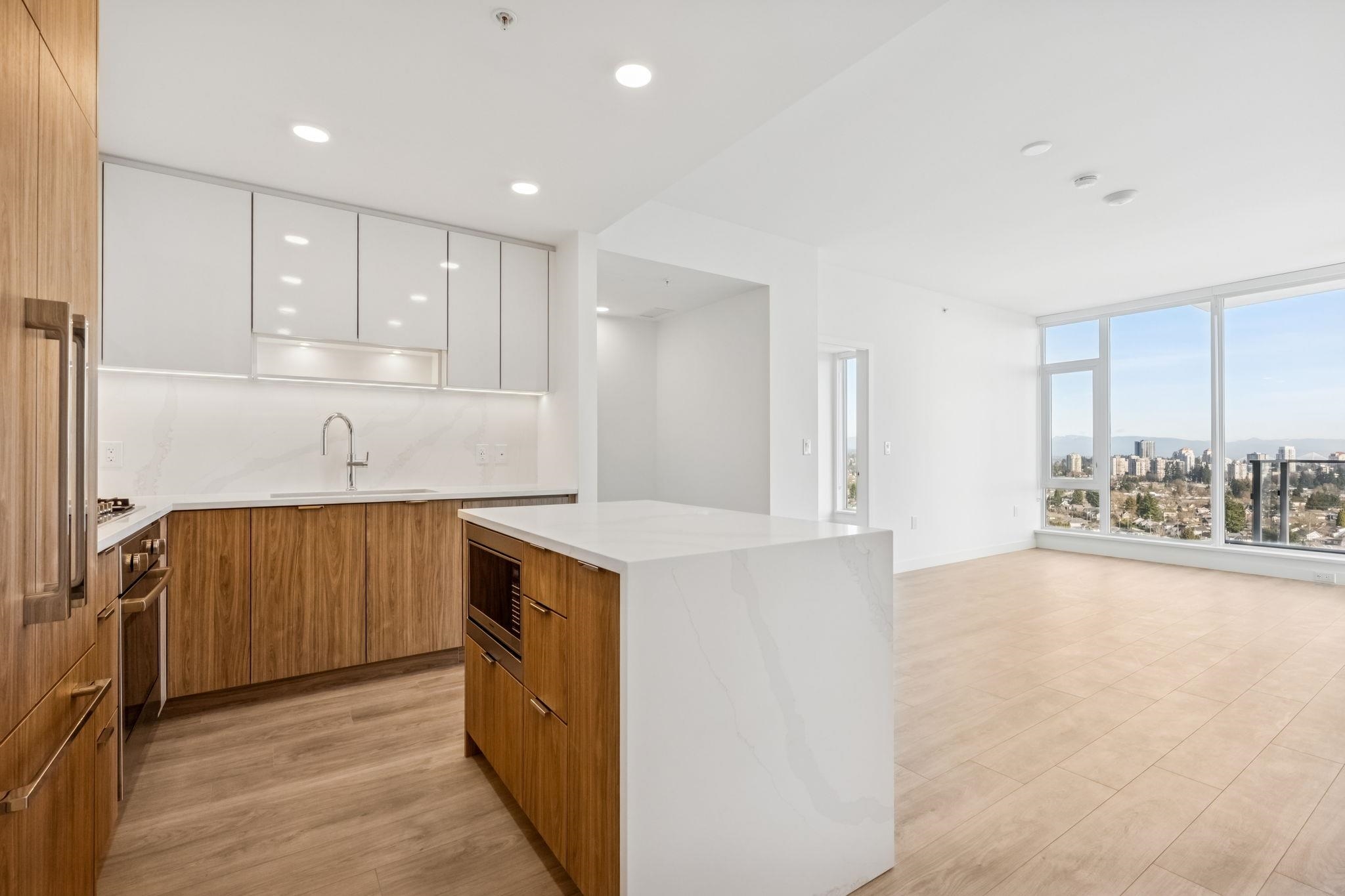 401-7728 Park Crescent, Burnaby, BC, V3N 0J3