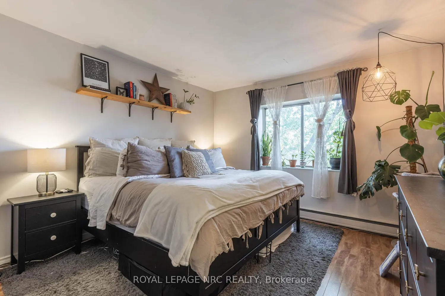 Additional image 8 of 456 Carlton Street 34