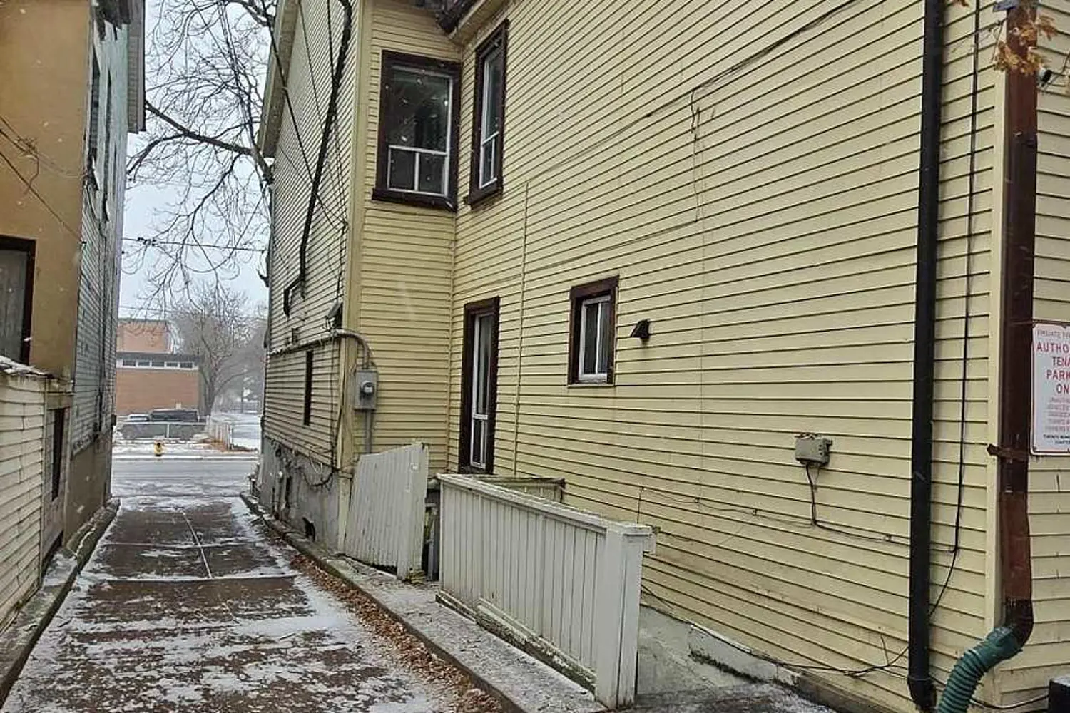 Additional image 2 of 930 Dundas Street