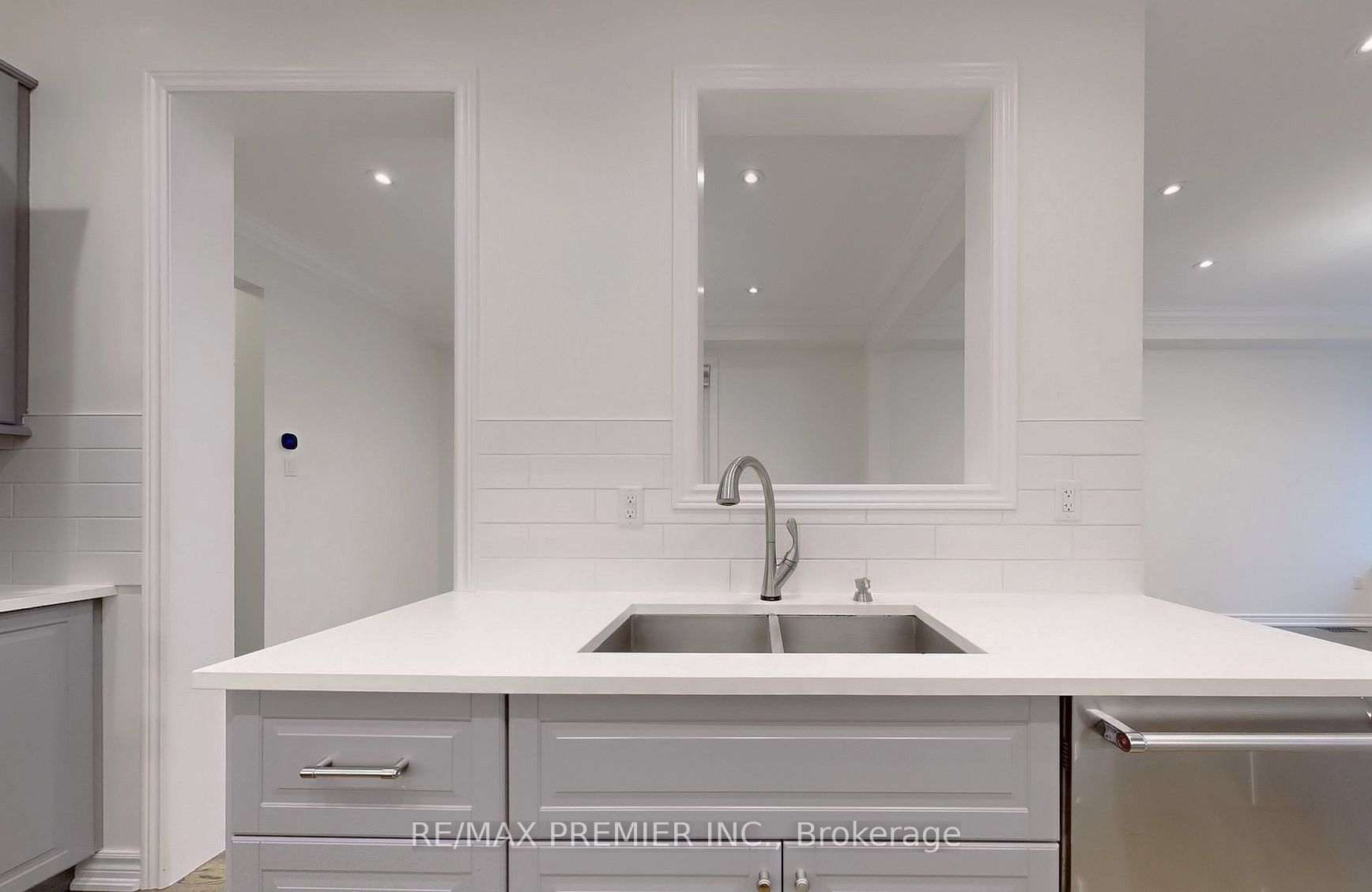 Additional image 4 of 422 Lady Nadia Drive, Vaughan, ON, L6A 4E8