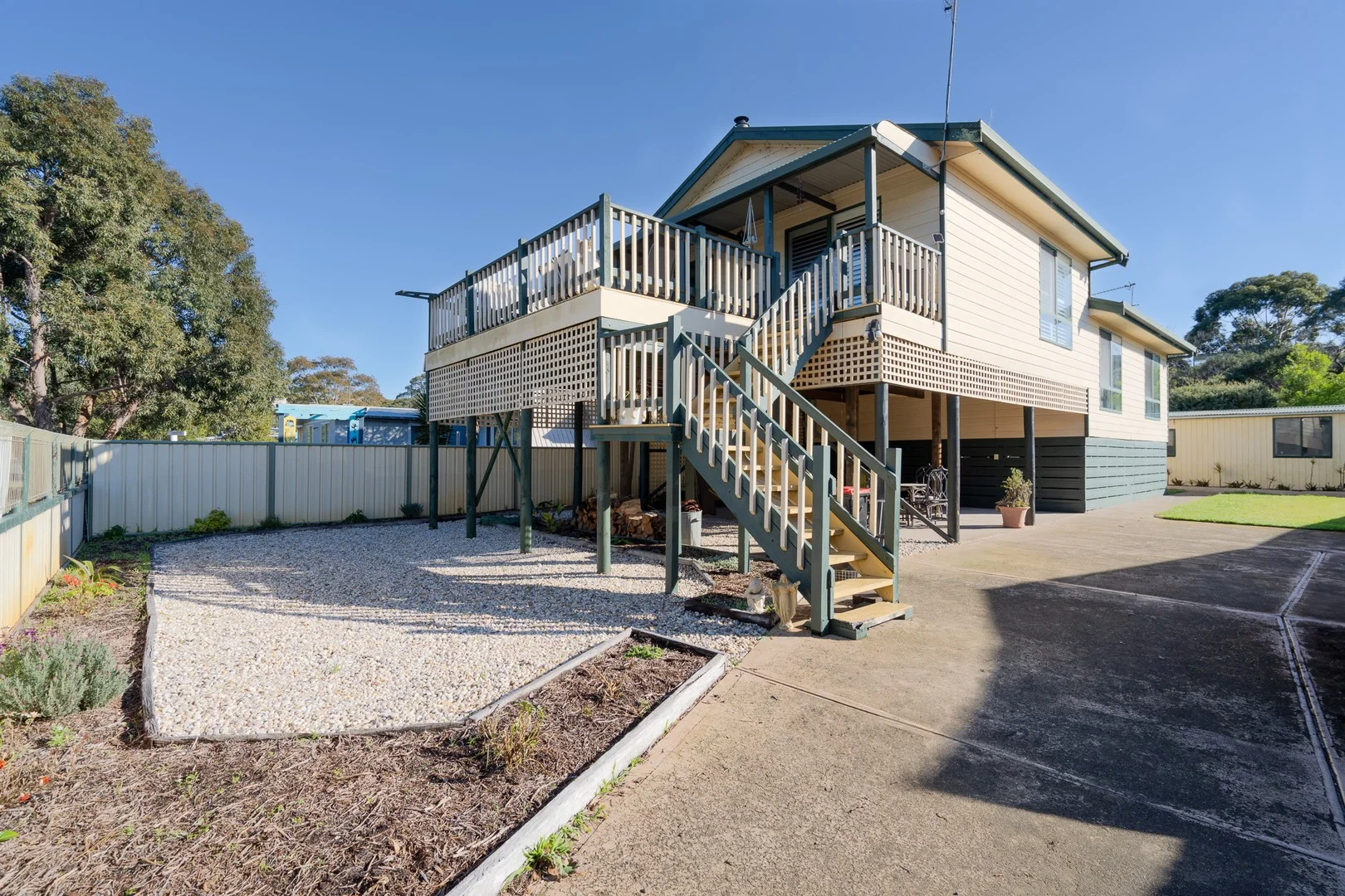 31 Central Avenue, Loch Sport VIC 3851