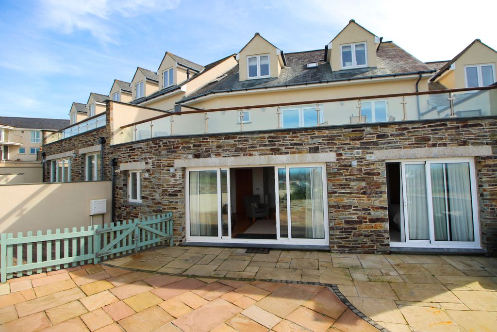 3 bed flat for saleOcean Blue, Treyarnon Bay PL28
