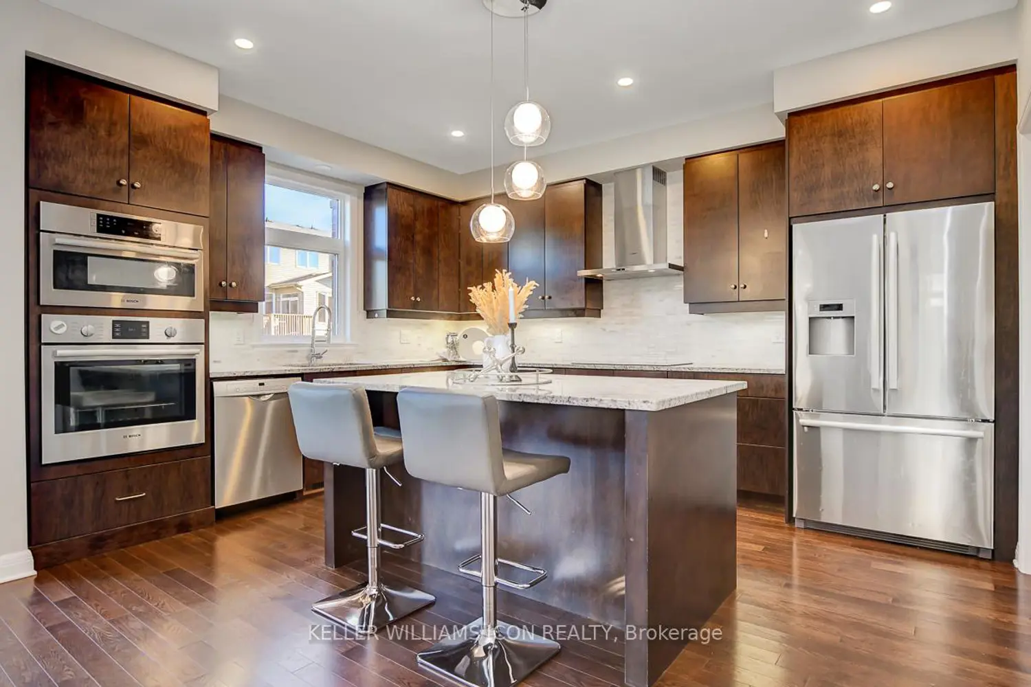 Additional image 6 of 611 Gabriola Way