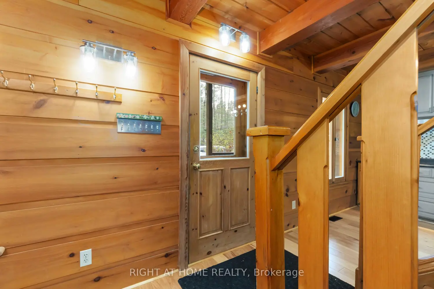101 Myrtle Lane photo 2