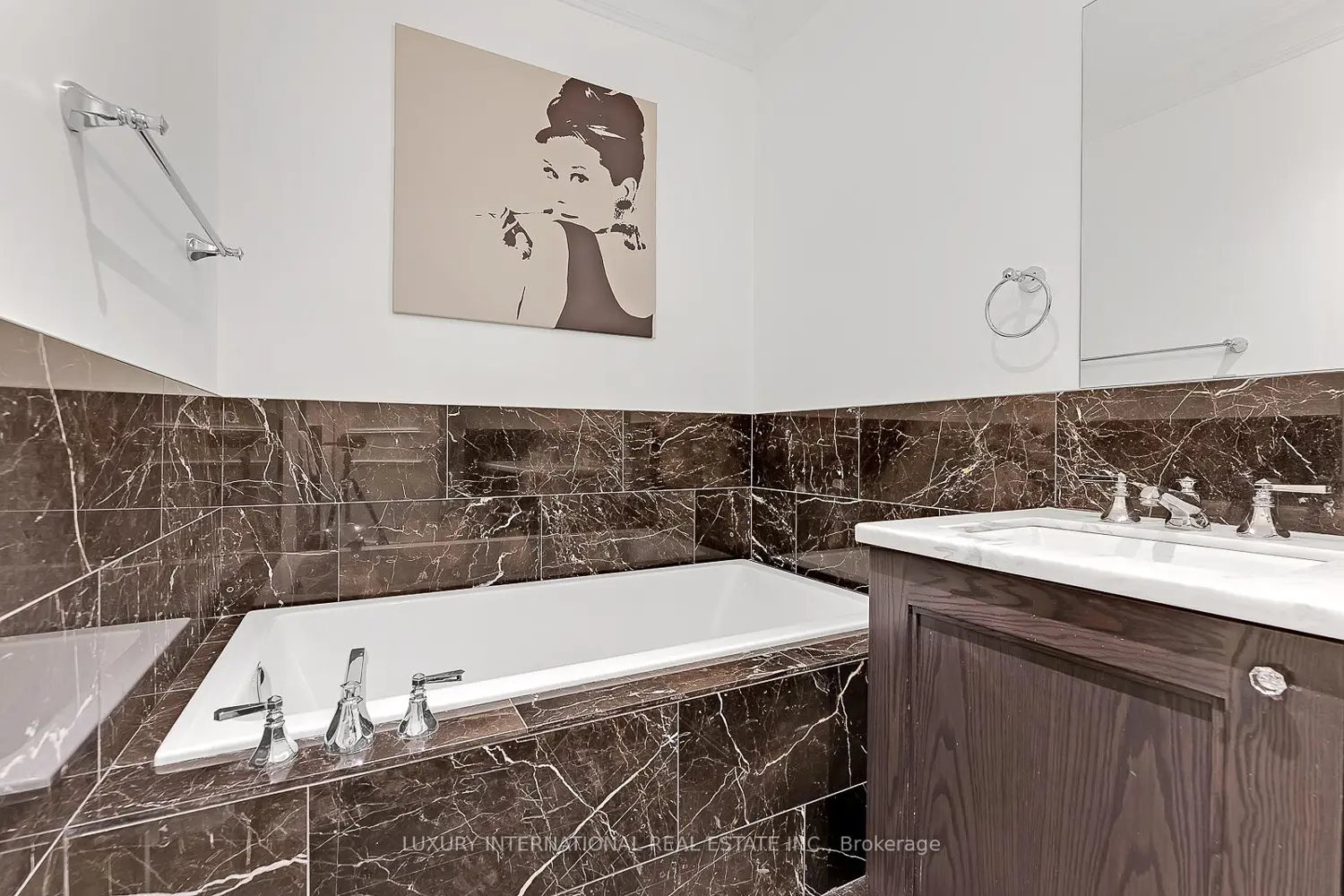 Additional image 11 of 311 Bay Street 3906