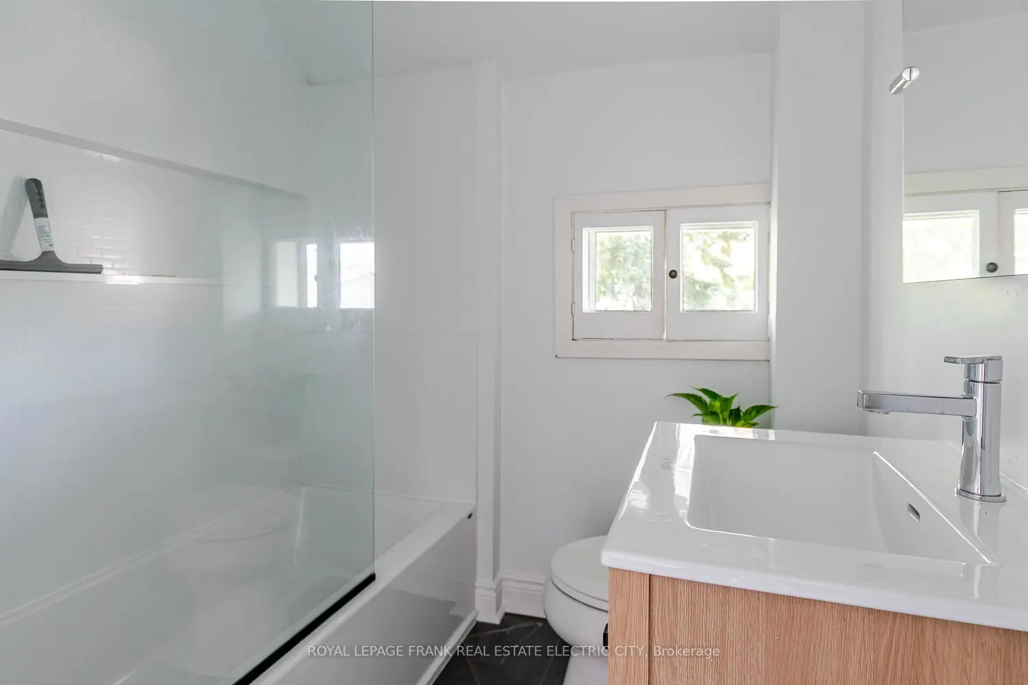 Additional image 14 of 193 Lake Street