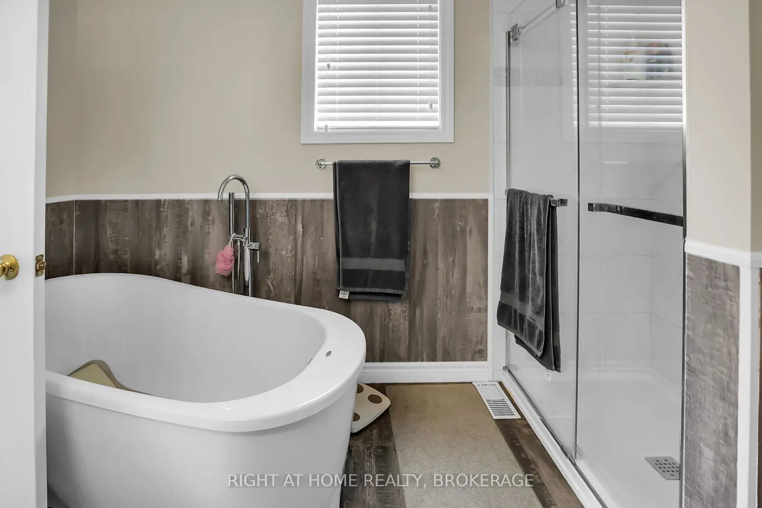 Additional image 16 of 4423 Dennis Avenue