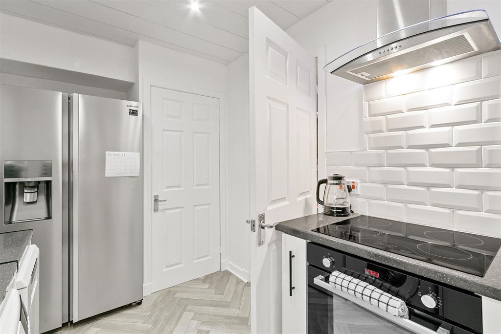 Additional image 7 of 2 bed flat for saleLilac Avenue, Clydebank G81