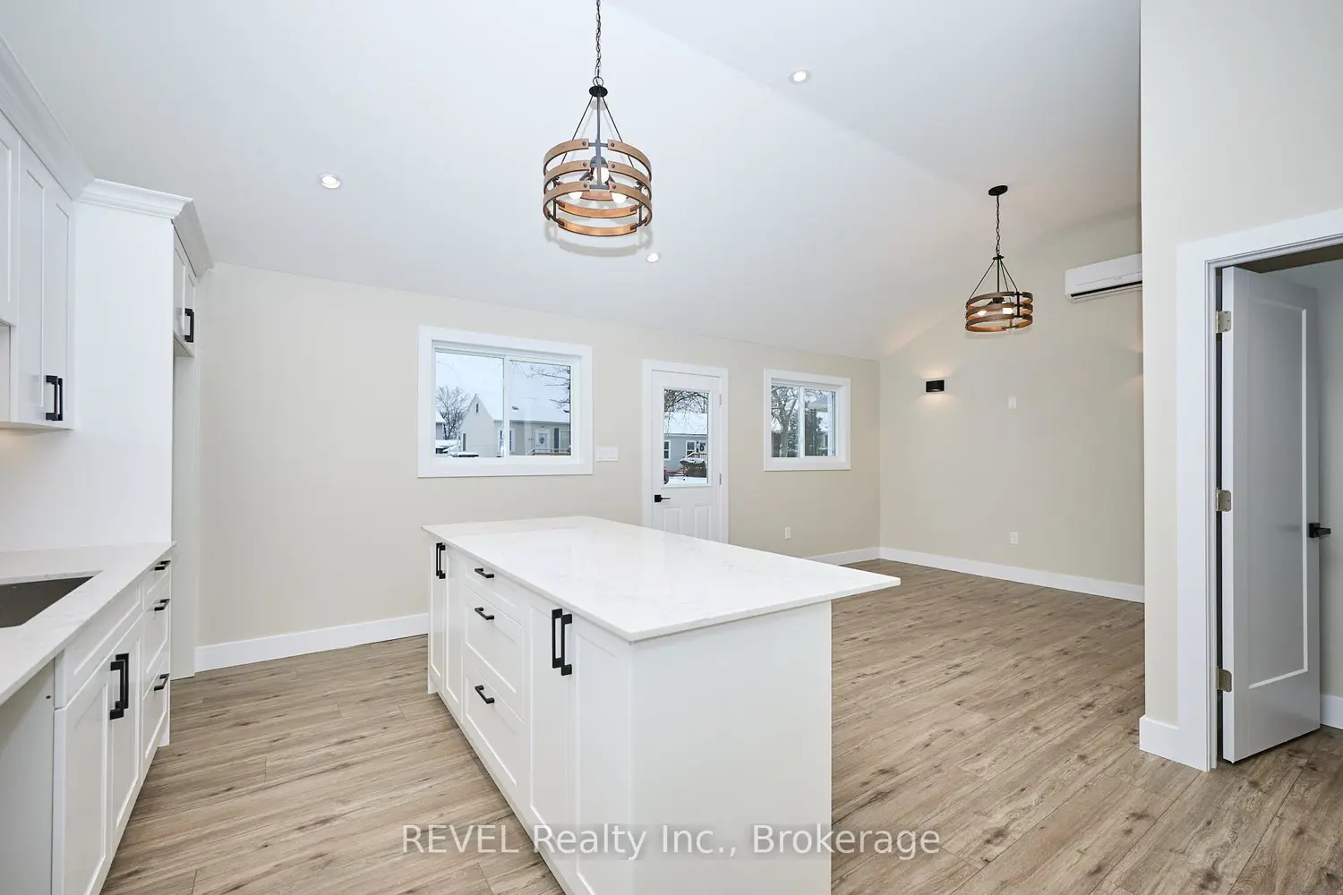 Additional image 11 of 406 Hennepin Avenue